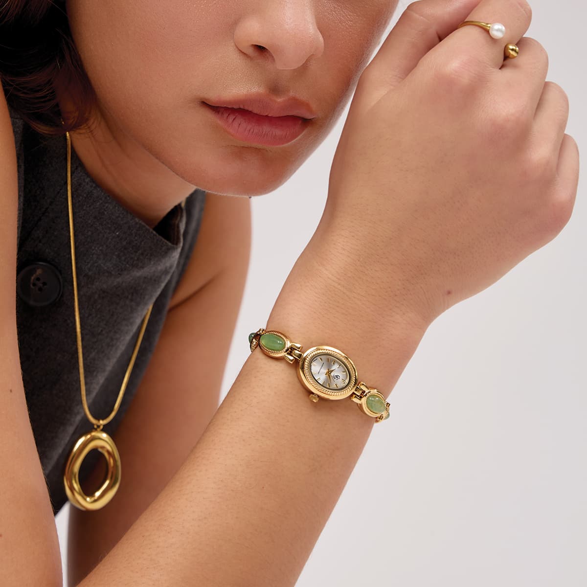 GG LUXE The Solange watch with precious stones